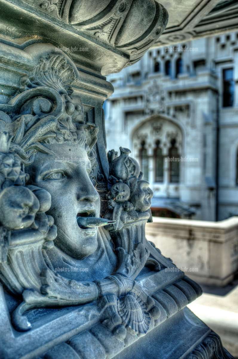 /Detail de la fontaine du chateau de Valrose