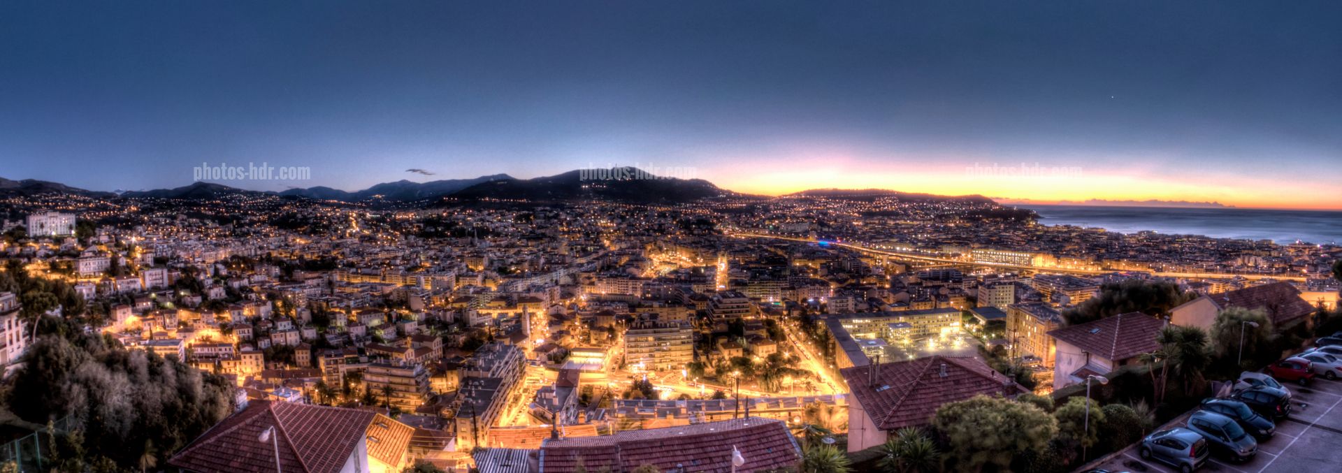 /Vue panoramique de Nice, lever de soleil
