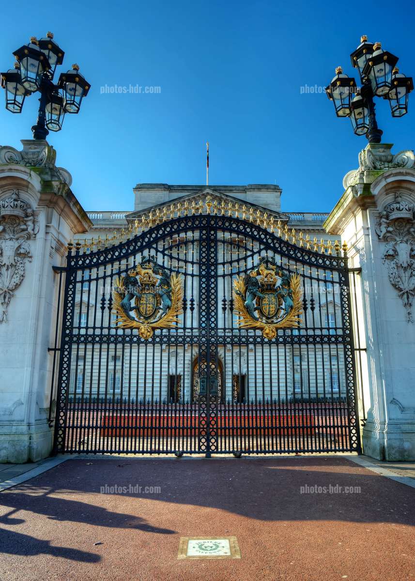 /Buckingham Palace